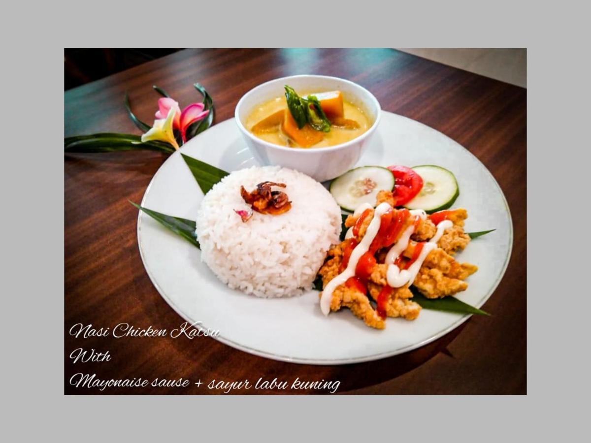 Fortune Front One Hotel Kendari Bagian luar foto